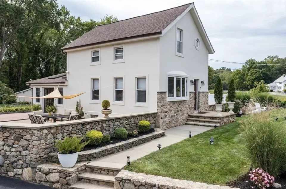 485 Old Bedford Rd, Westport, MA 02790 42 Photos Movoto