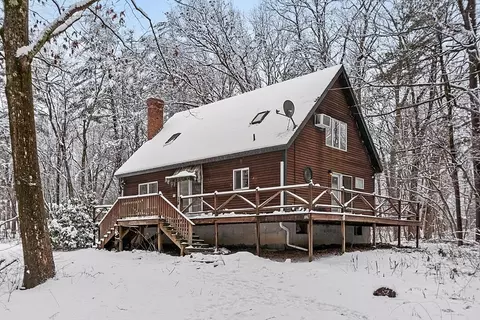 97 Woodland Dr, Lunenburg, MA 01462