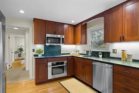 129 Cedar St, Lexington, MA 02421 photo 5