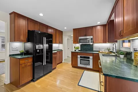 129 Cedar St, Lexington, MA 02421 photo 6