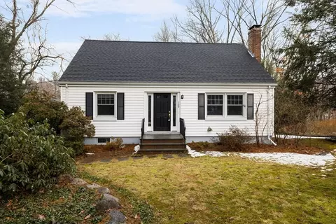 129 Cedar St, Lexington, MA 02421