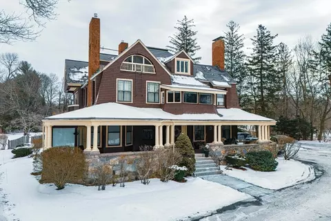 156 Chestnut St #7, North Andover, MA 01845