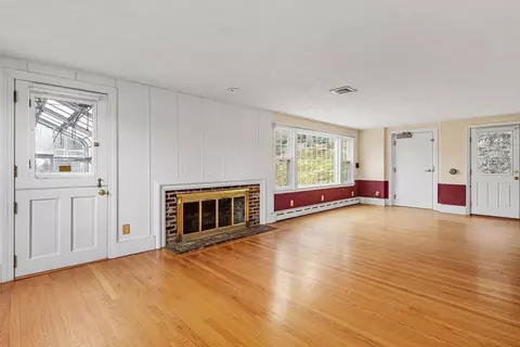 108 Lincoln St, Hingham, MA 02043 photo 4