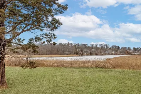 108 Lincoln St, Hingham, MA 02043 photo 2