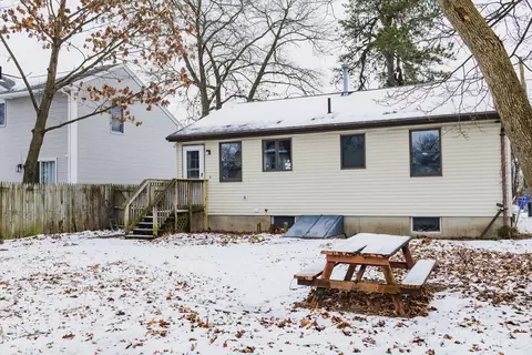 11 Champlain Ave, Springfield, MA 01151 photo 2