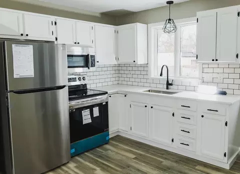 11 Champlain Ave, Springfield, MA 01151 photo 6