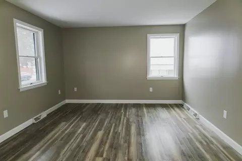 11 Champlain Ave, Springfield, MA 01151 photo 8