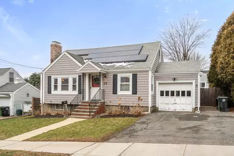 29 Pilgrim Rd, Watertown, MA 02472