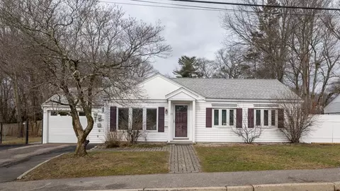 43 Woodedge Ave, Braintree, MA 02184