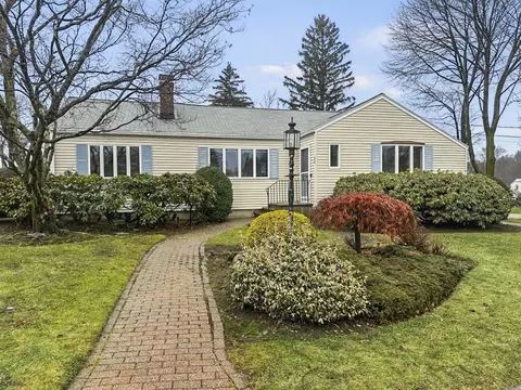 46 Banbury Ave, Waltham, MA 02451