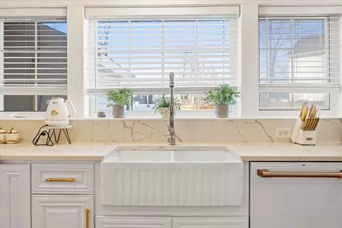 168 Ridge St, Brockton, MA 02302