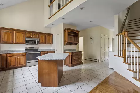 80 Sunflower Dr, Raynham, MA 02767 photo 7