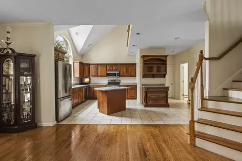 80 Sunflower Dr, Raynham, MA 02767 photo 8