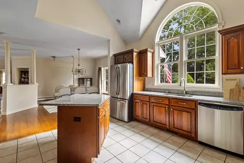 80 Sunflower Dr, Raynham, MA 02767 photo 6