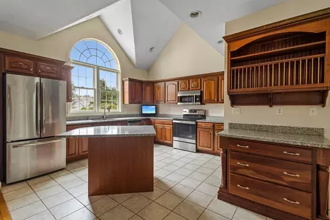80 Sunflower Dr, Raynham, MA 02767 photo 5