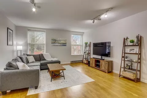 60 Glen Rd #T12, Brookline, MA 02445