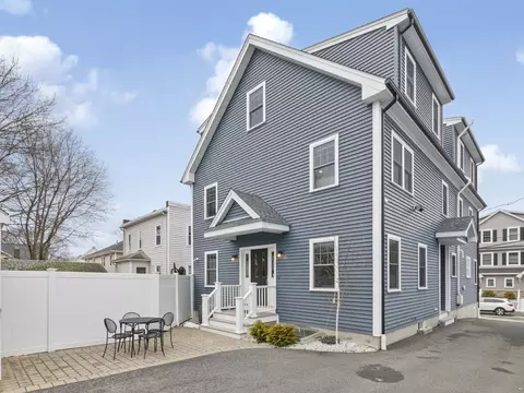 13 Gale St #2, Waltham, MA 02453