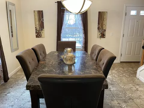 36 W Bay Path Ter, Springfield, MA 01109 photo 8