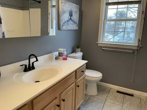 36 W Bay Path Ter, Springfield, MA 01109 photo 17