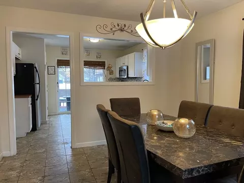 36 W Bay Path Ter, Springfield, MA 01109 photo 9