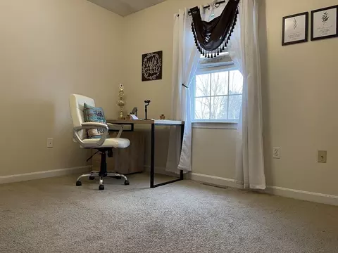 36 W Bay Path Ter, Springfield, MA 01109 photo 28