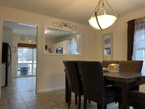 36 W Bay Path Ter, Springfield, MA 01109 photo 7