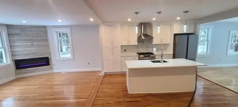 29 Belcher St, Holbrook, MA 02343