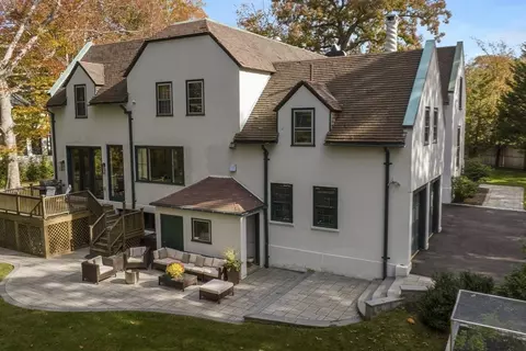 Exterior - 285 Goddard Ave, Brookline, MA 02445 photo 3 of 4
