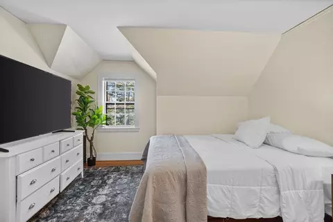 Bedroom - 285 Goddard Ave, Brookline, MA 02445 photo 2 of 3