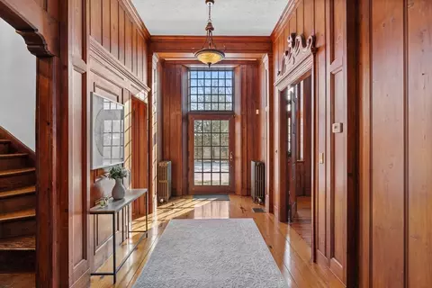 Entry Way - 285 Goddard Ave, Brookline, MA 02445 photo 2 of 6