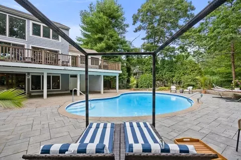 156 Glenneagle Dr, Mashpee, MA 02649 photo 3