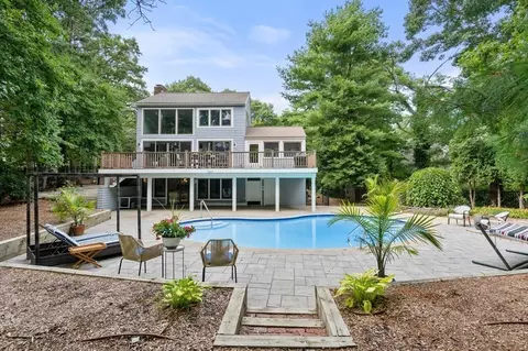 156 Glenneagle Dr, Mashpee, MA 02649