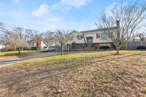 10 Eugene Rd, Burlington, MA 01803