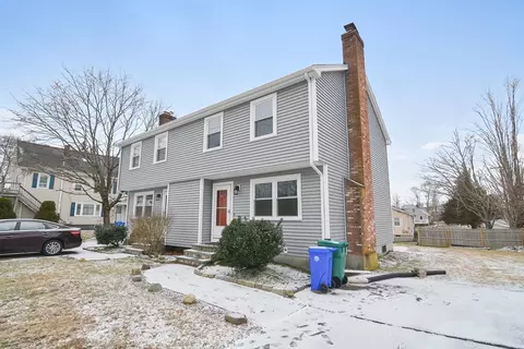 2 Henshaw Ave #2, Attleboro, MA 02703