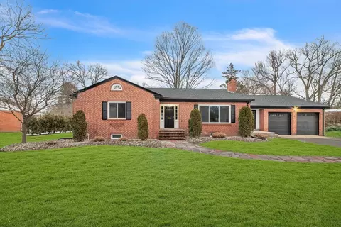 41 Shaker Rd, Longmeadow, MA 01106