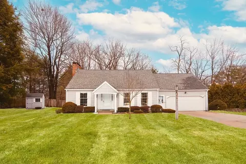 54 Pilgrim Dr, Northampton, MA 01060