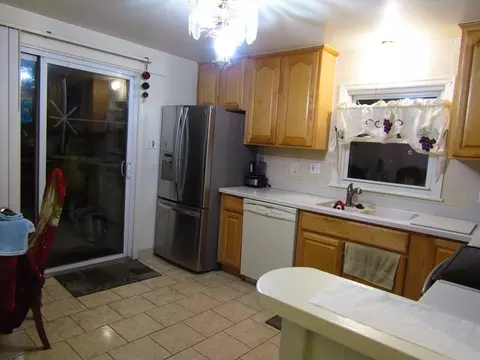8 Kay St, Worcester, MA 01602 photo 5