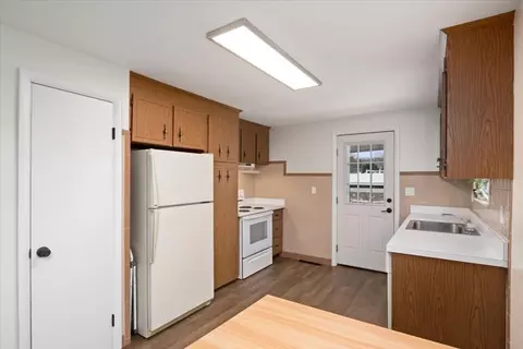 75 Hooper Rd, Dedham, MA 02026 photo 11