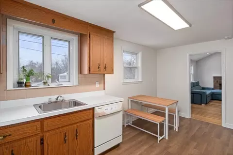 75 Hooper Rd, Dedham, MA 02026 photo 9