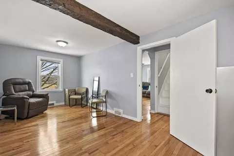 19 Ives St, Worcester, MA 01603 photo 8