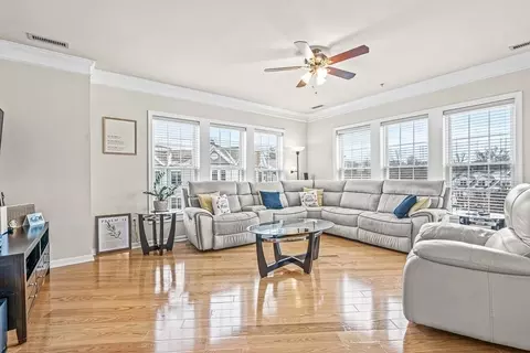 9 Morgan Dr #404, Natick, MA 01760