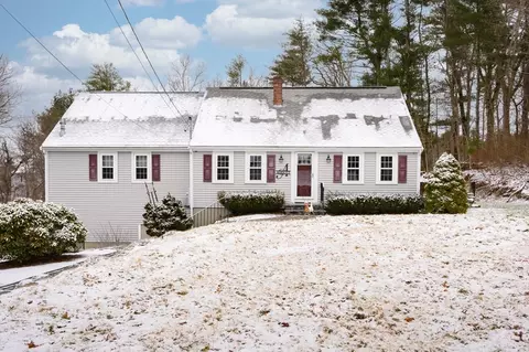 27 Summit St, Middleboro, MA 02346