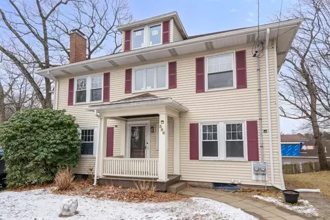 386 Wolcott St #1, Newton, MA 02466