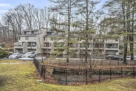 75 Mill Pond #75, North Andover, MA 01845