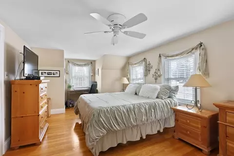 1045 Greendale Ave, Needham, MA 02492 photo 12
