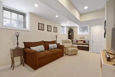 1045 Greendale Ave, Needham, MA 02492 photo 20