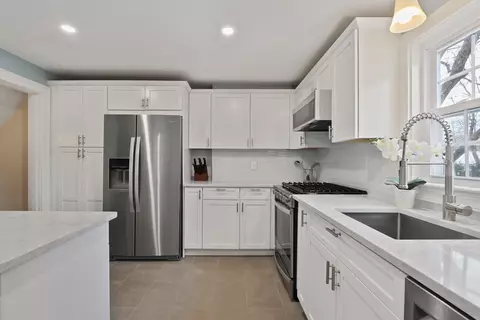 1045 Greendale Ave, Needham, MA 02492 photo 3