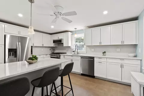 1045 Greendale Ave, Needham, MA 02492 photo 2