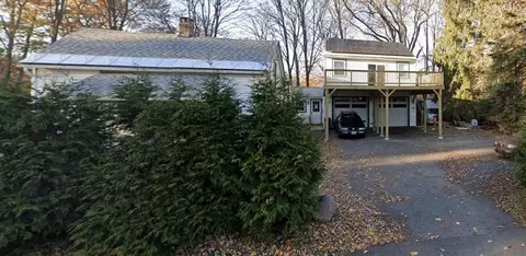 170 Pine St, Amherst, MA 01002 photo 2