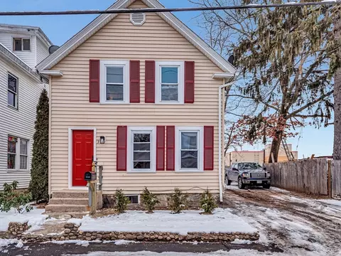 3 Chase St, Nashua, NH 03060